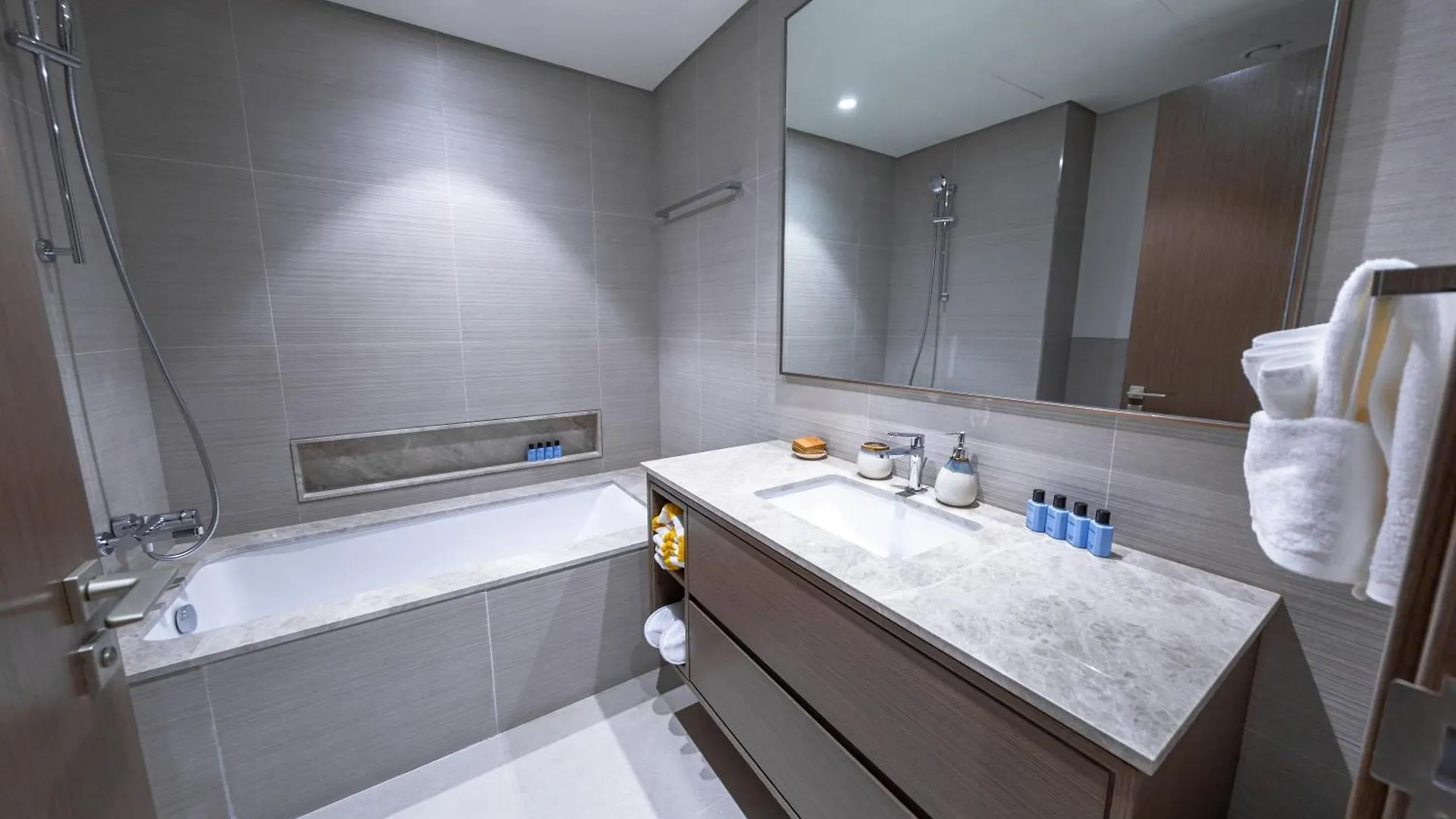 公寓 Grande Signature Residence, Burj Khalifa And Fountain View 迪拜 阿拉伯联合酋长国