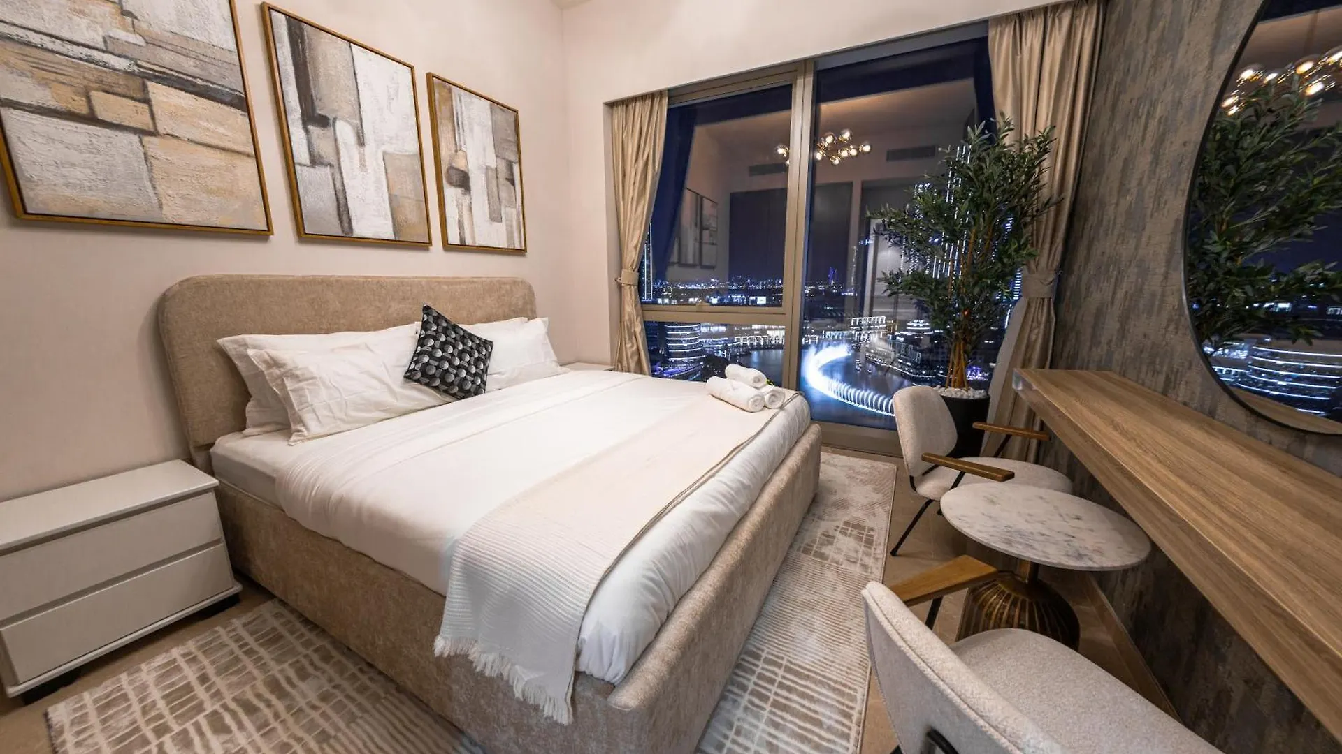 Grande Signature Residence, Burj Khalifa And Fountain View Dubai Apartment