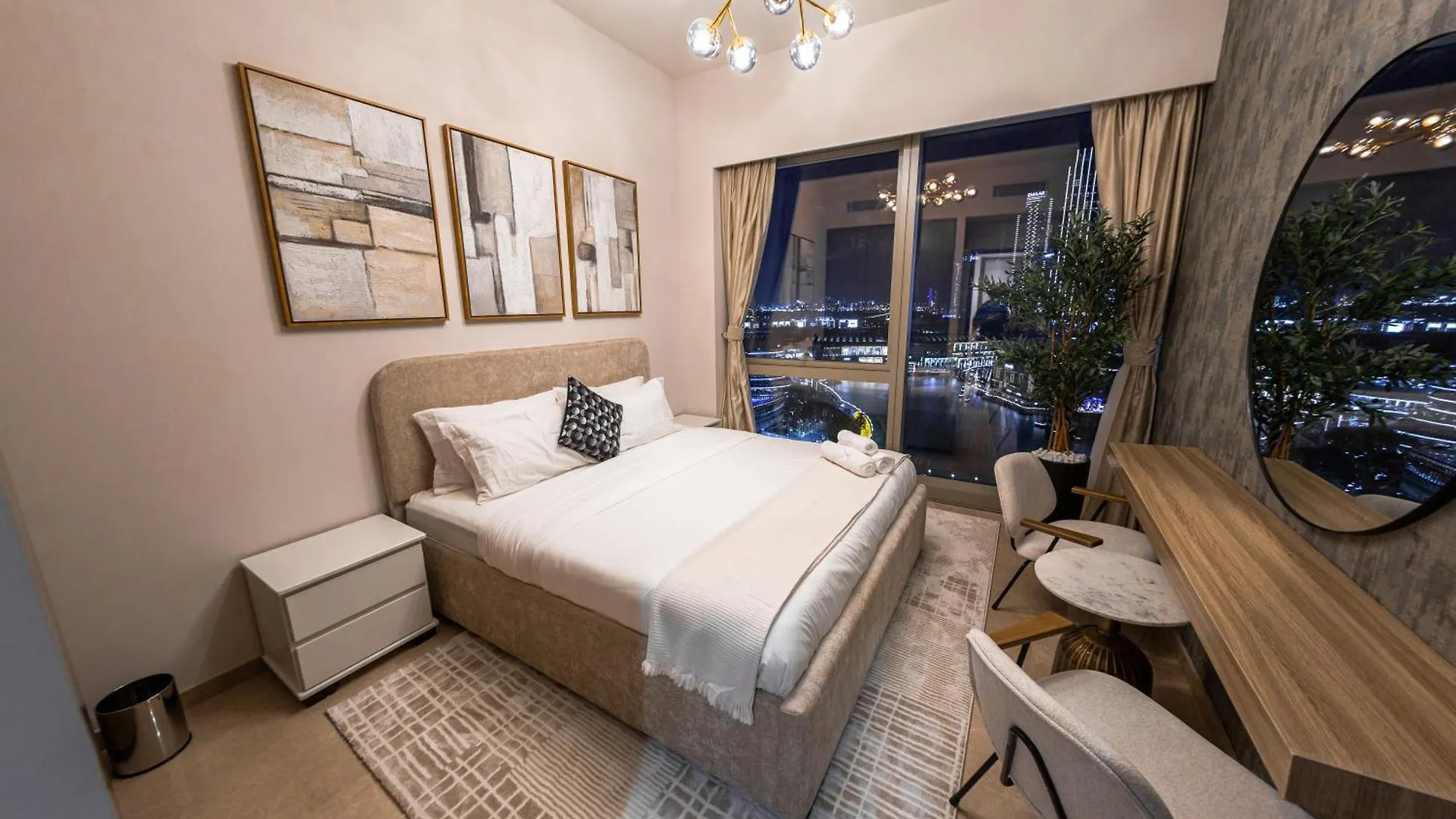 Grande Signature Residence, Burj Khalifa And Fountain View Dubai Apartment