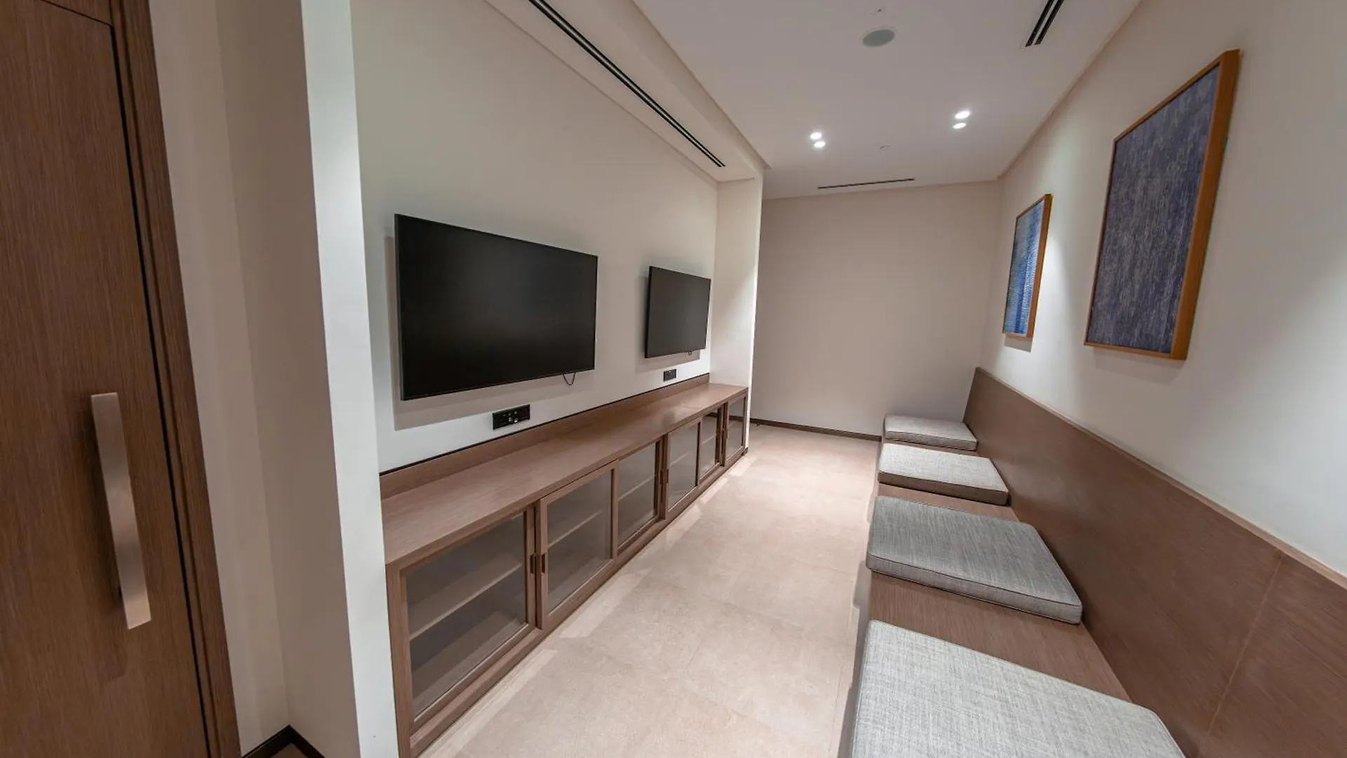 Grande Signature Residence, Burj Khalifa And Fountain View Dubai Apartment